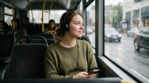 How Music Gently Guides the Wandering Mind - Featured Image